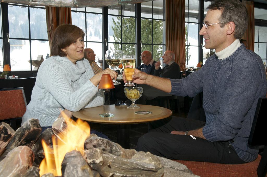 Hotel-Restaurant Sternen Nesslau Bagian luar foto